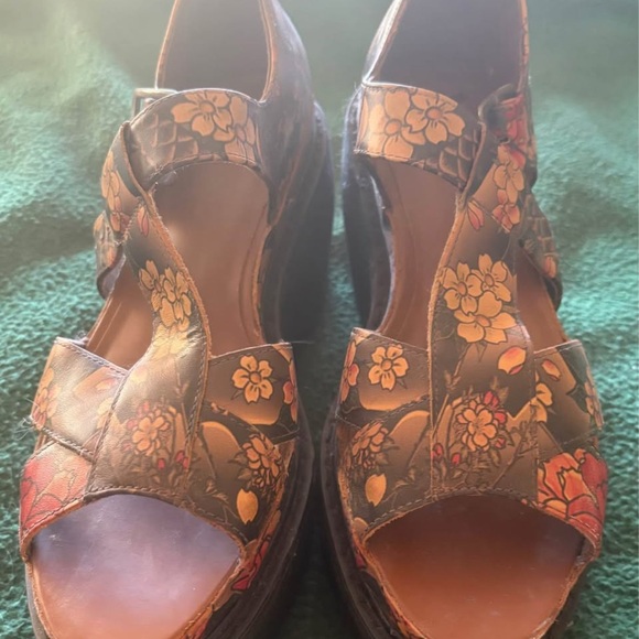 Dr. Martens Black Floral Platform Sandals - Picture 1 of 3